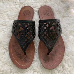 Tory Burch Thatched perf logo thong